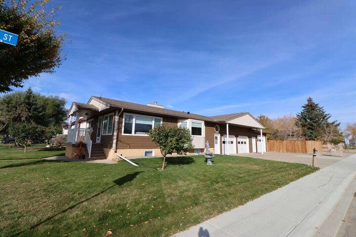 Property Photo:  704 1 Ave  AB T0K 2K0 