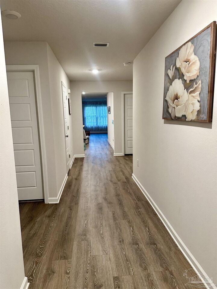 Property Photo: 6308 Berenice Cir FL 32526