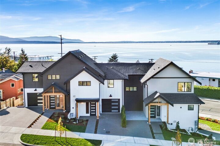 Property Photo:  504  12th Street  WA 98225 