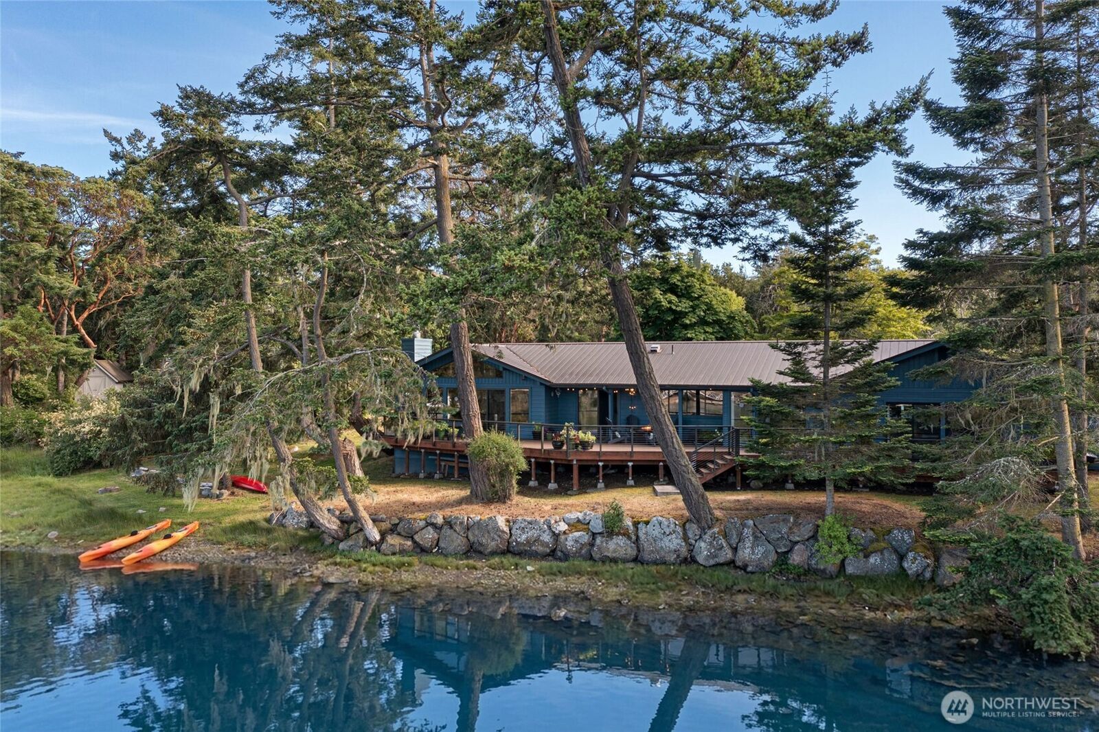 Property Photo:  150  Marina Lane  WA 98250 