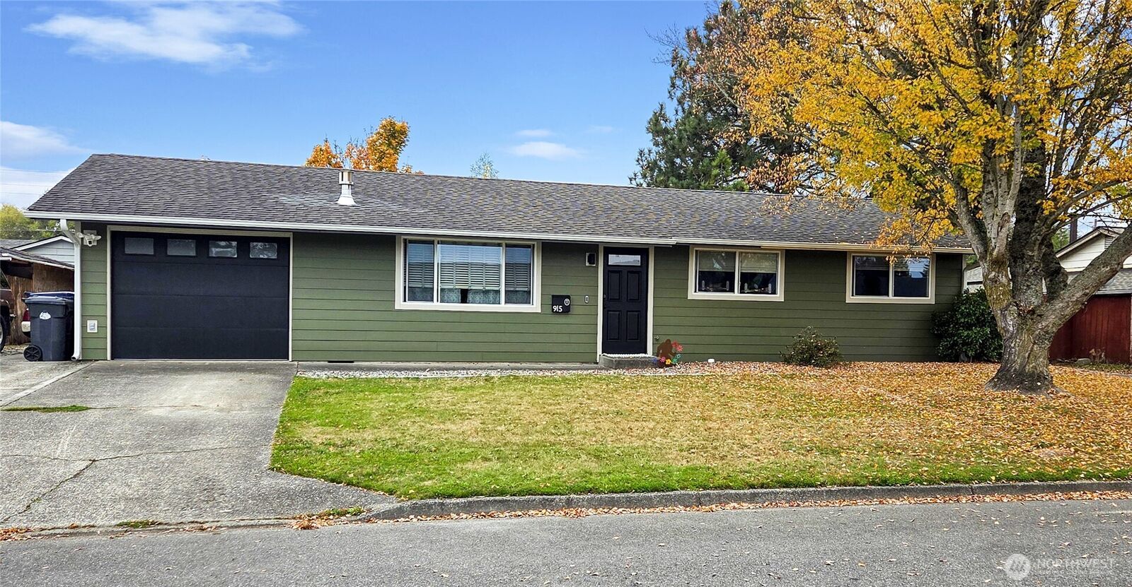 Property Photo: 915 S 20th Street WA 98274