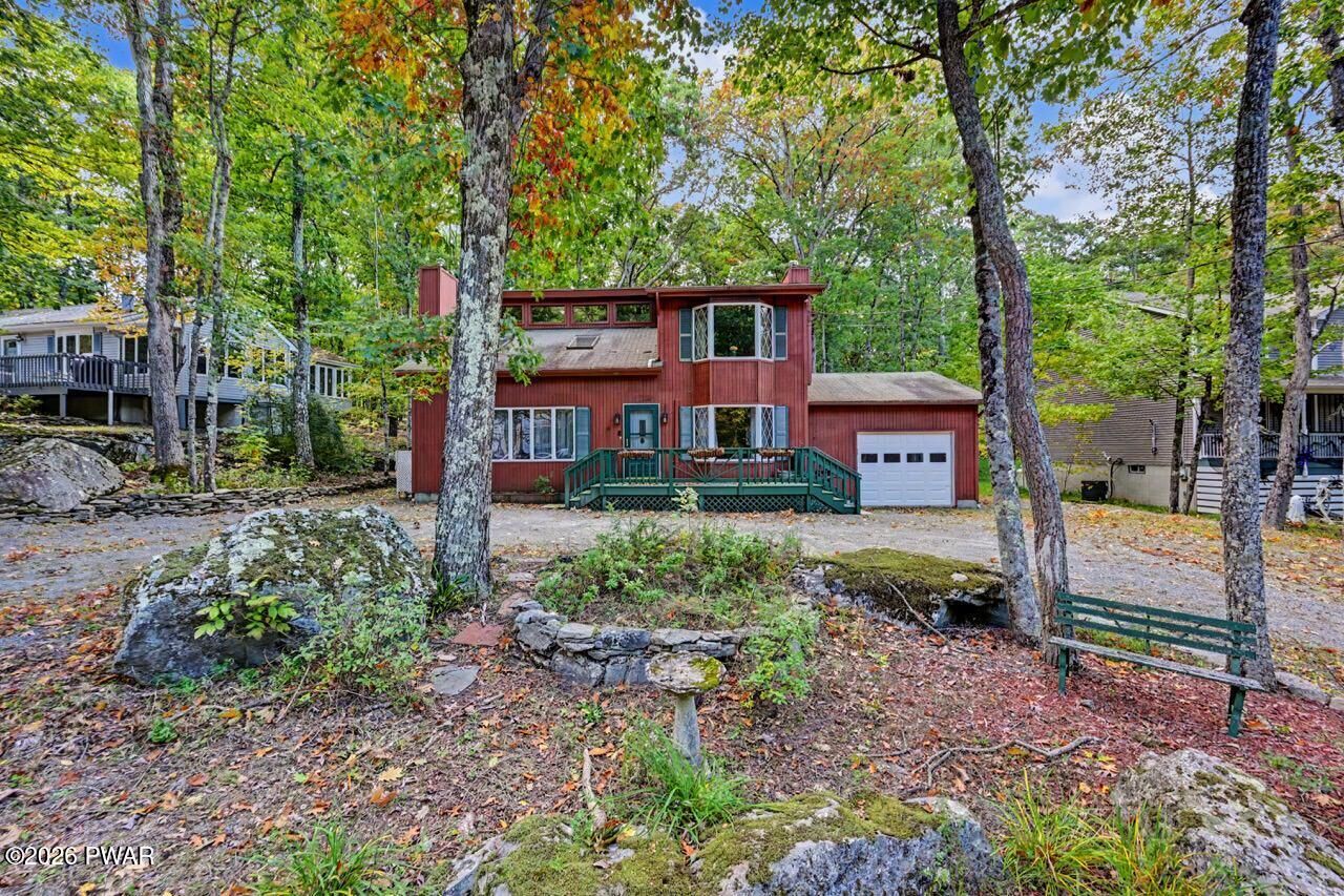 Property Photo:  208 Mountain View Drive  PA 18428 