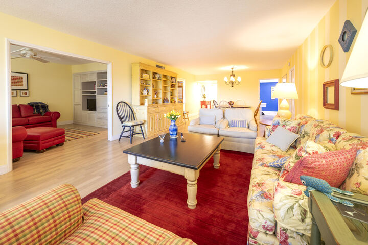 Property Photo: 806 Cypress Grove Lane 511 FL 33069