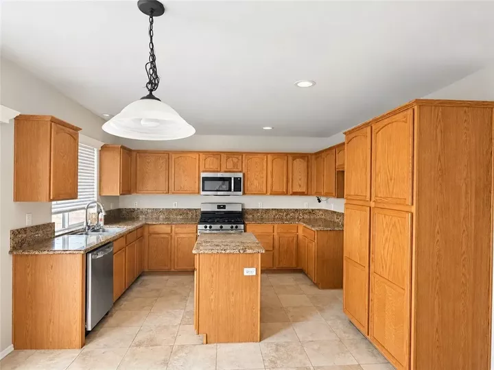 Property Photo:  1820 Amy Way  CA 93454 