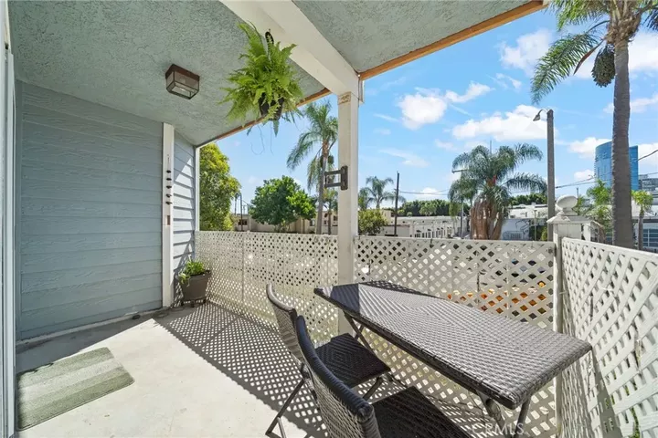 Property Photo:  955 E. 3rd Street 203  CA 90802 