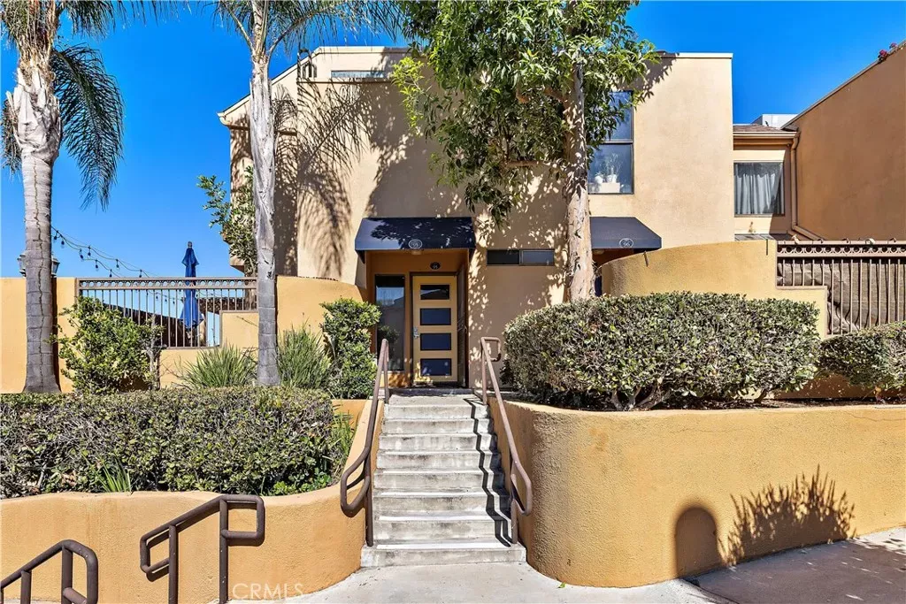 Property Photo:  25671 Le Parc 95  CA 92630 