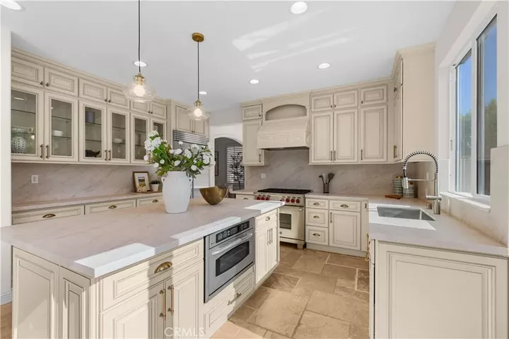 Property Photo:  48 Parkcrest  CA 92620 