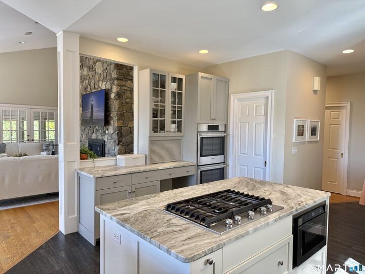 Property Photo:  100 Robin Drive  CT 06019 