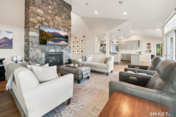 Property Photo:  100 Robin Drive  CT 06019 