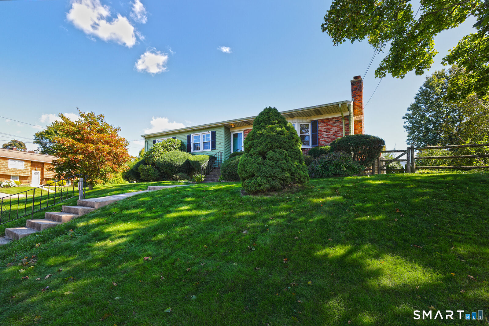 Property Photo:  1 Sunflower Circle  CT 06516 