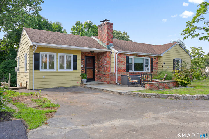 Property Photo:  12 Rockland Place  CT 06831 