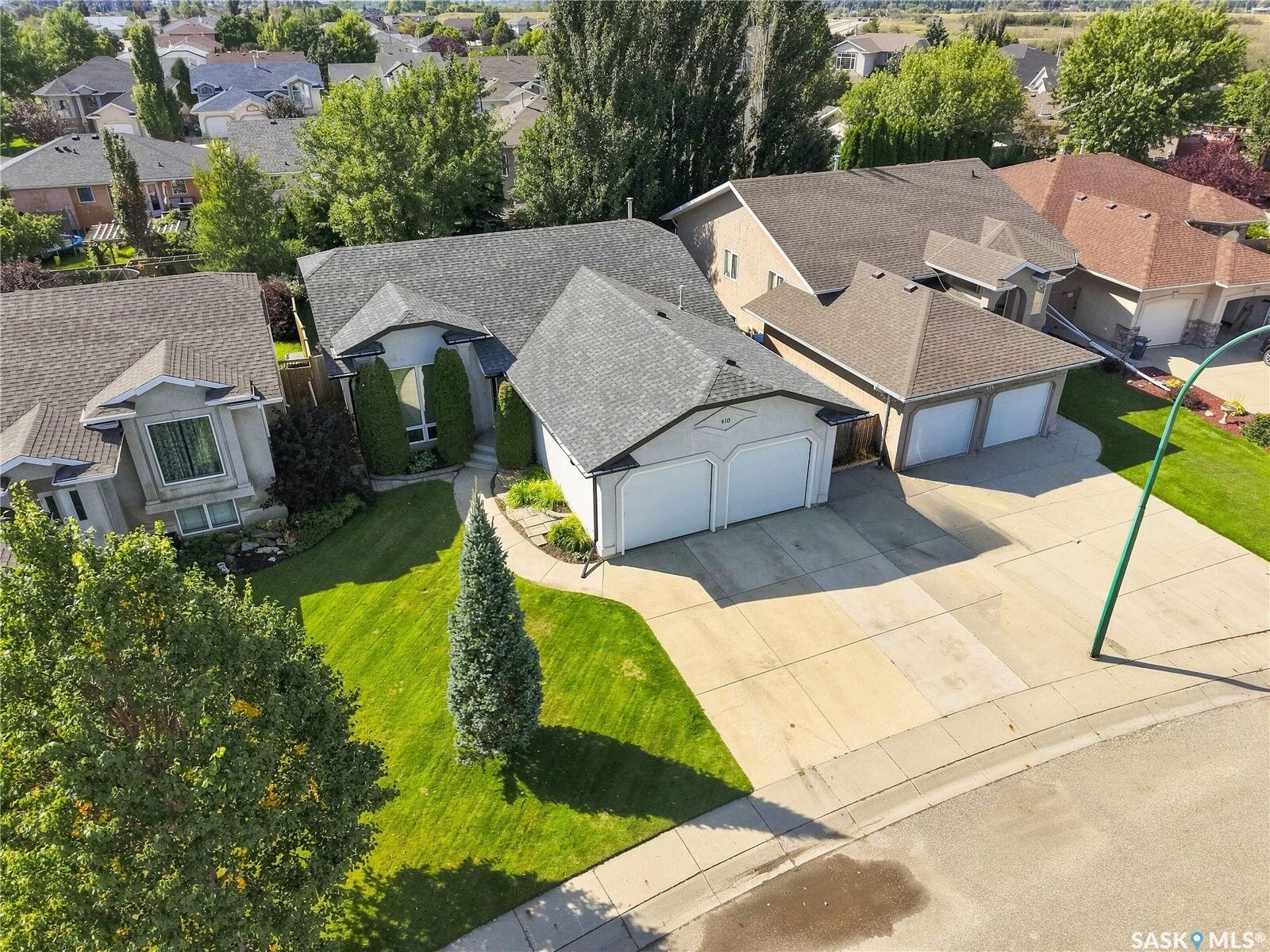 Property Photo:  410 Bourgonje Court  SK S7S 1L7 