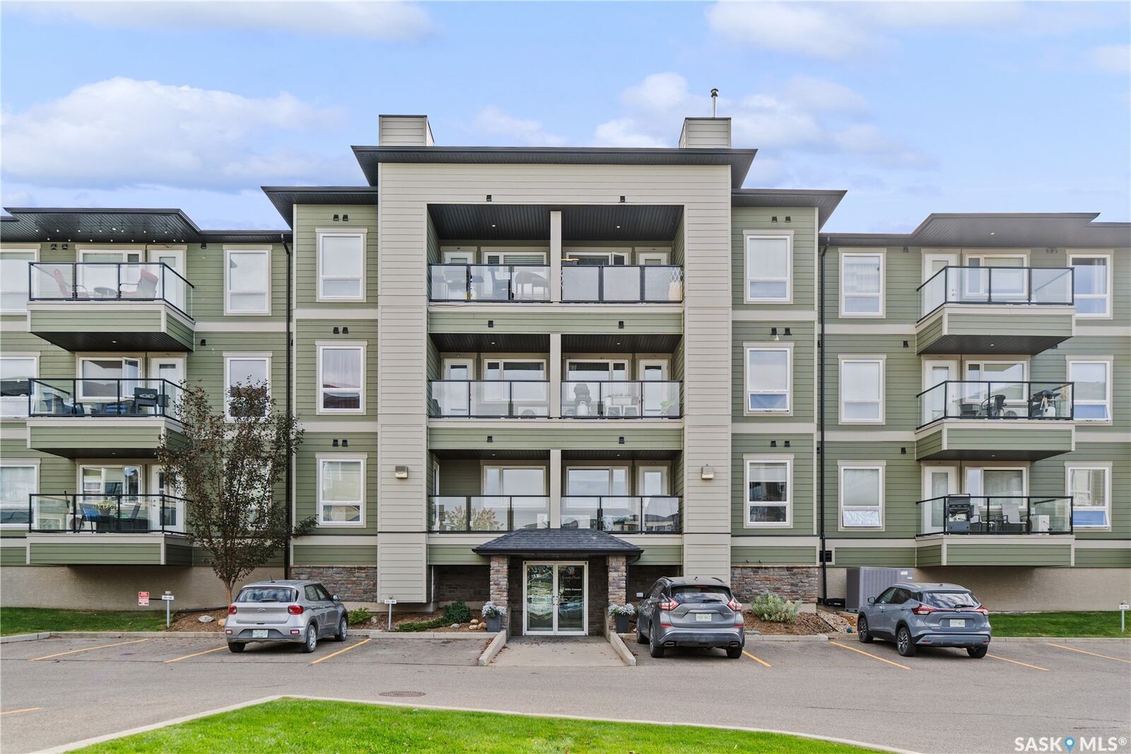 Property Photo:  102 Willis Crescent 1111  SK S7T 0T6 