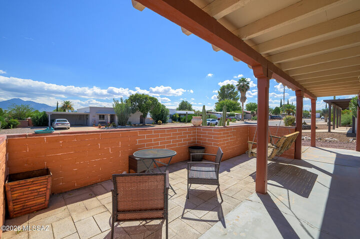 Property Photo:  161 E Los Mangos  AZ 85614 