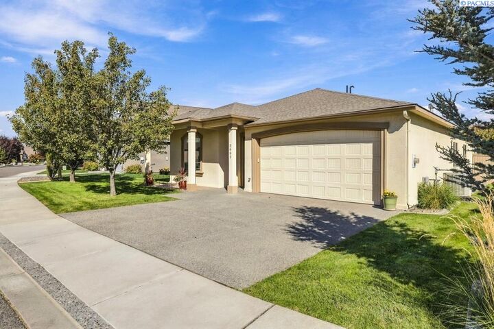 Property Photo:  2662 Eaglewatch Lp  WA 99354 