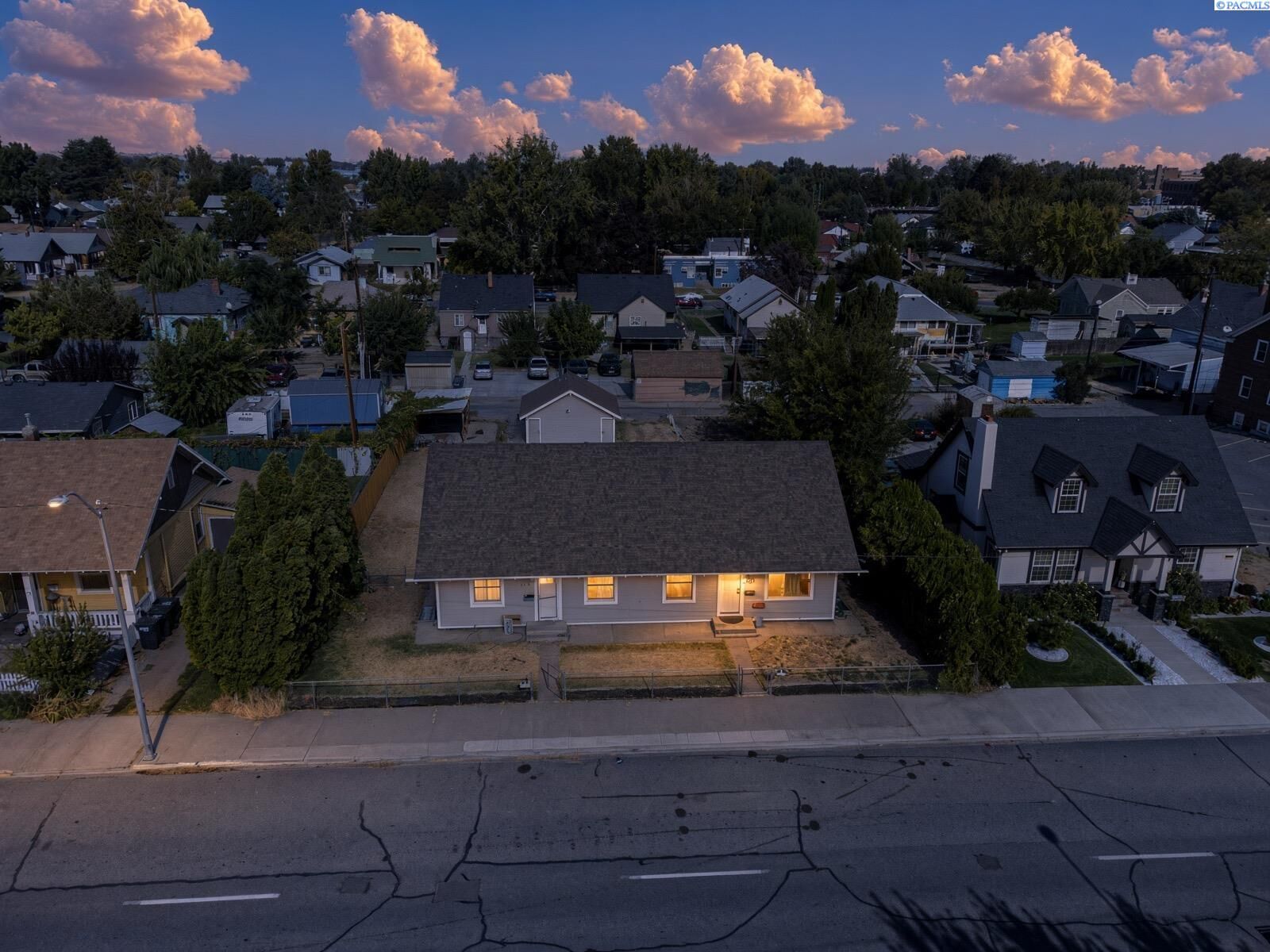Property Photo: 719-723 W Clark St WA 99301