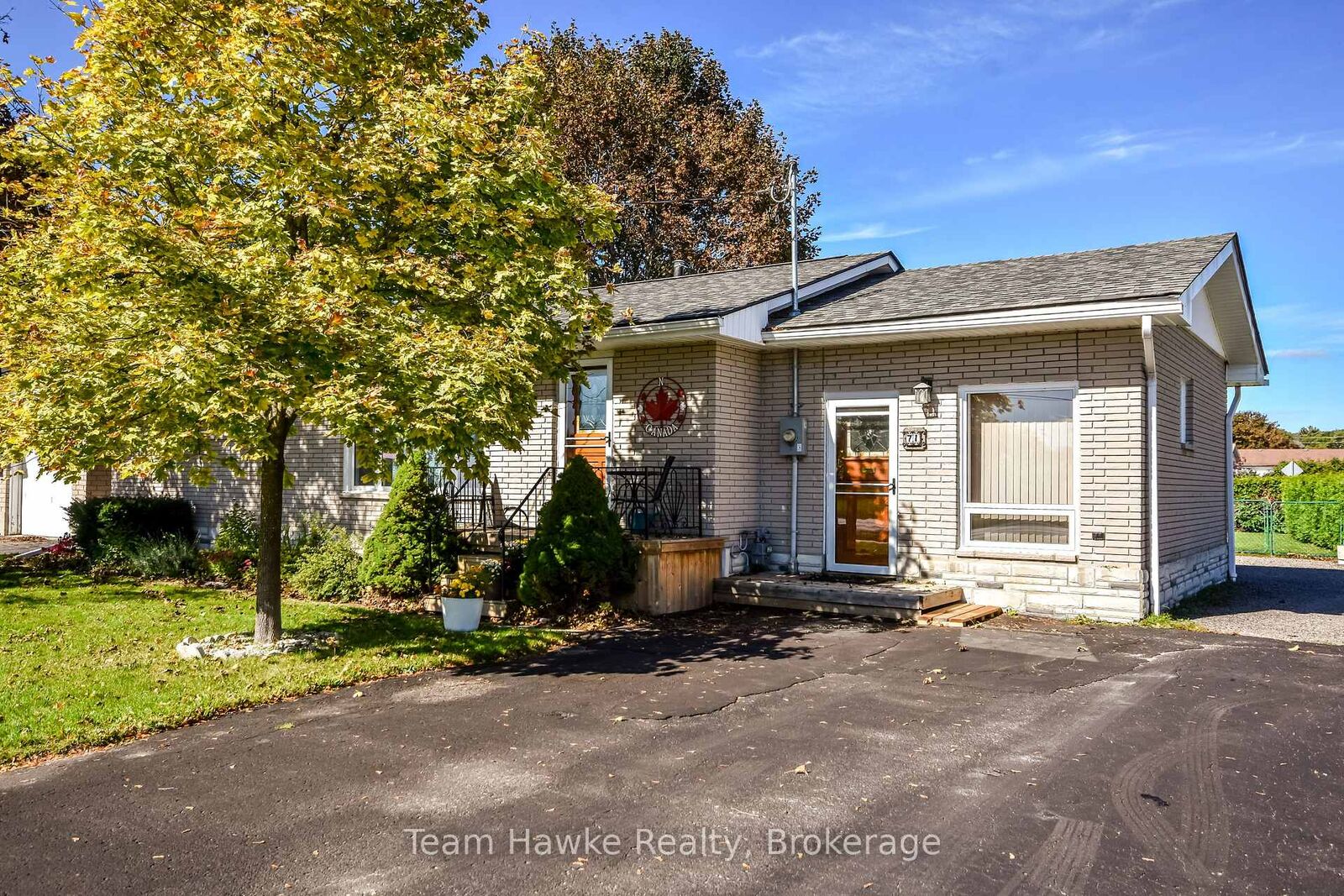 Property Photo:  71 Edward Street  ON L9M 1J8 