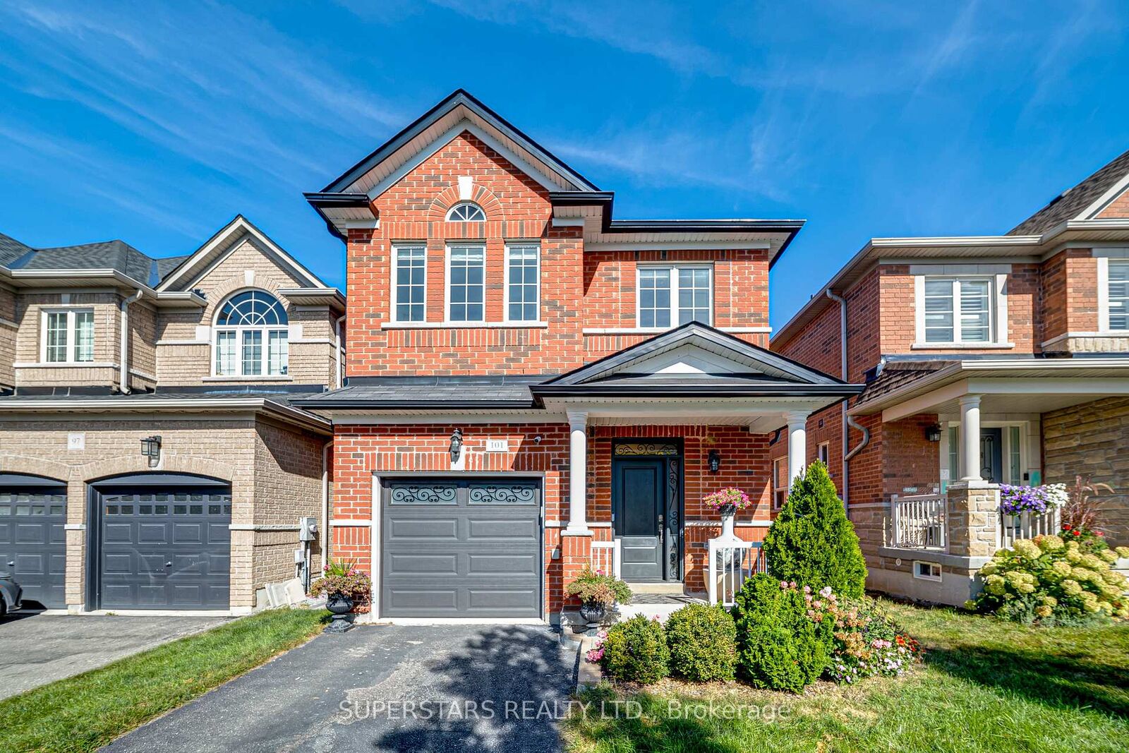 Property Photo:  101 Gar Lehman Avenue  ON L4A 0W9 