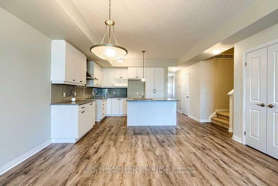 Property Photo: 124 Seabrook Road 8 ON N2R 0K1