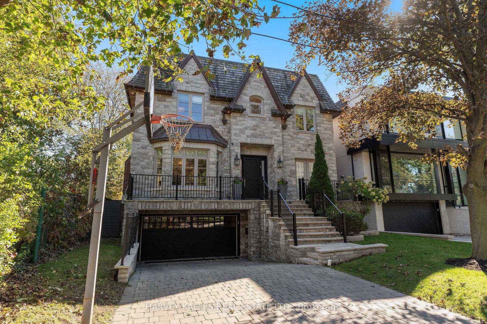 Property Photo:  717 Woburn Avenue  ON M5M 1M2 
