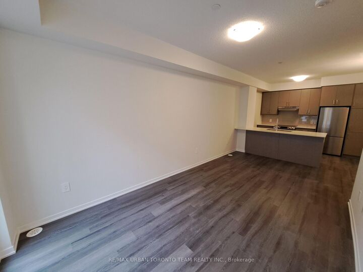 Property Photo:  21 Honeycrisp Crescent 45  ON L4K 0N6 