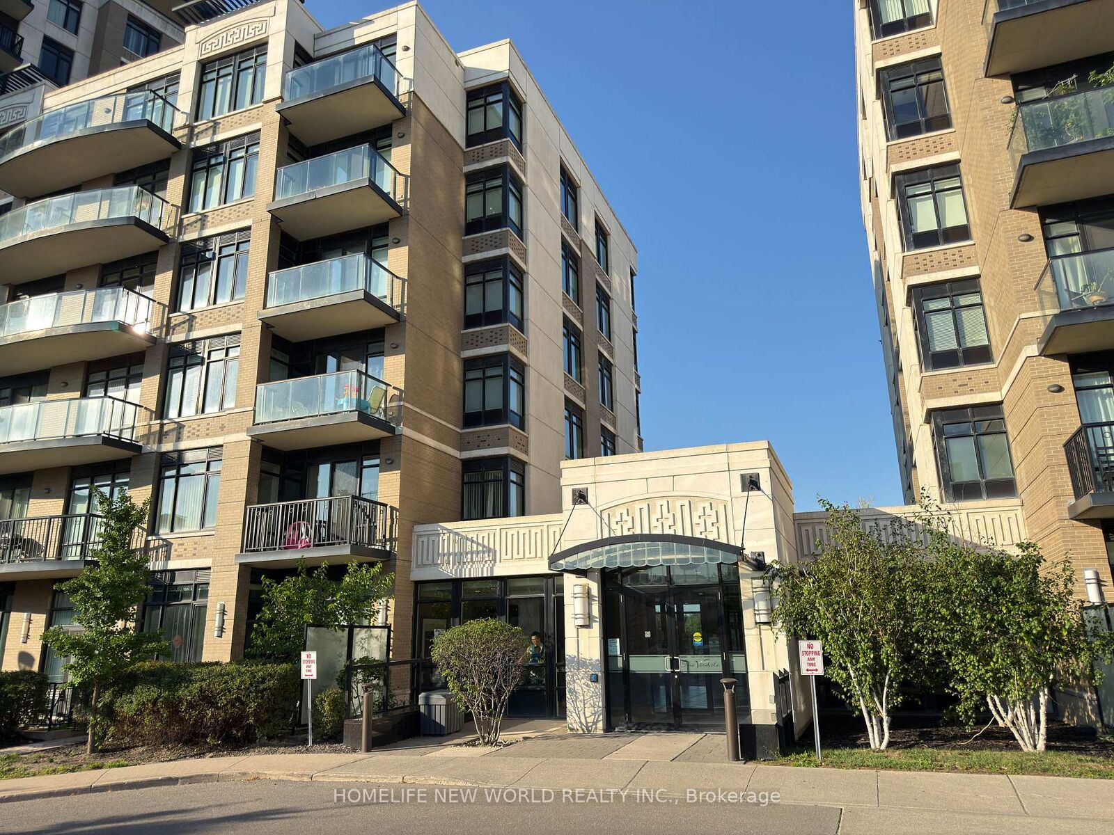 Property Photo:  151 Upper Duke Crescent 403  ON L6G 0E1 