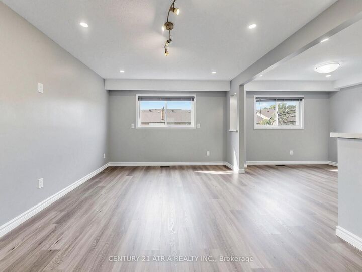 Property Photo:  34 Haven Hill Square  ON M1V 1M5 