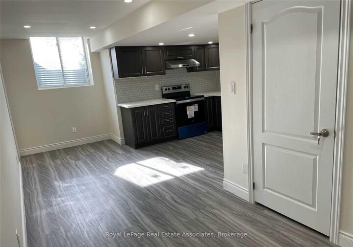 Property Photo:  35 Elysian Fields Circle Bsmt  ON L6Y 6E8 