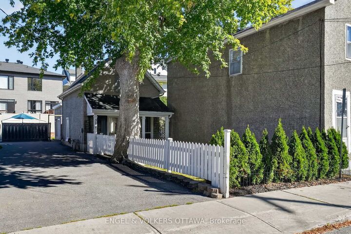 Property Photo:  319 Savard Avenue  ON K1L 7S1 