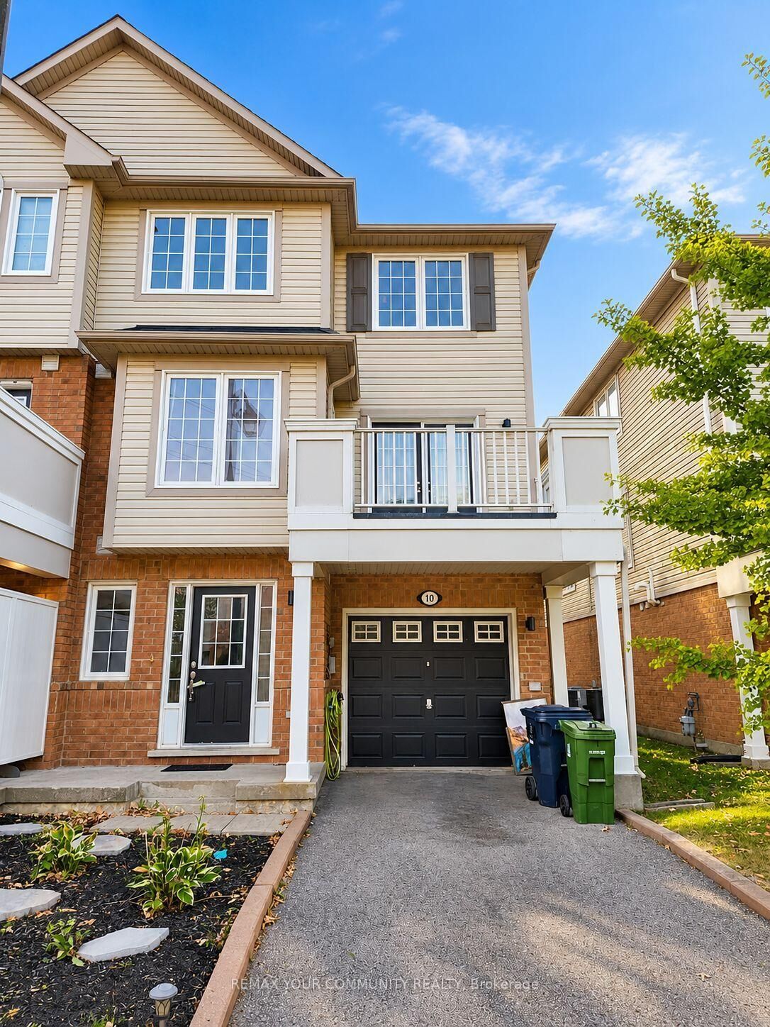 Property Photo: 10 Snowgoose Terrace ON M1B 0A9