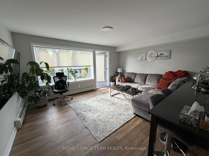 Property Photo:  1305 Summerville Avenue 204  ON K1Z 8G7 