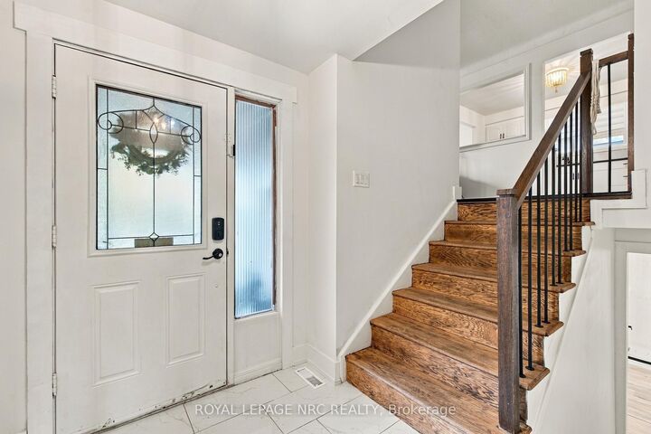Property Photo:  26 Pinehurst Drive  ON L3C 3J1 
