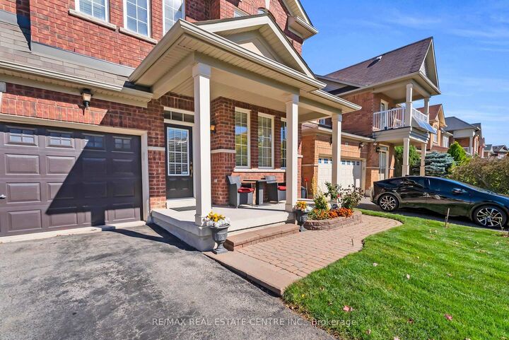 Property Photo:  43 Delphinium Way  ON L7A 0N3 