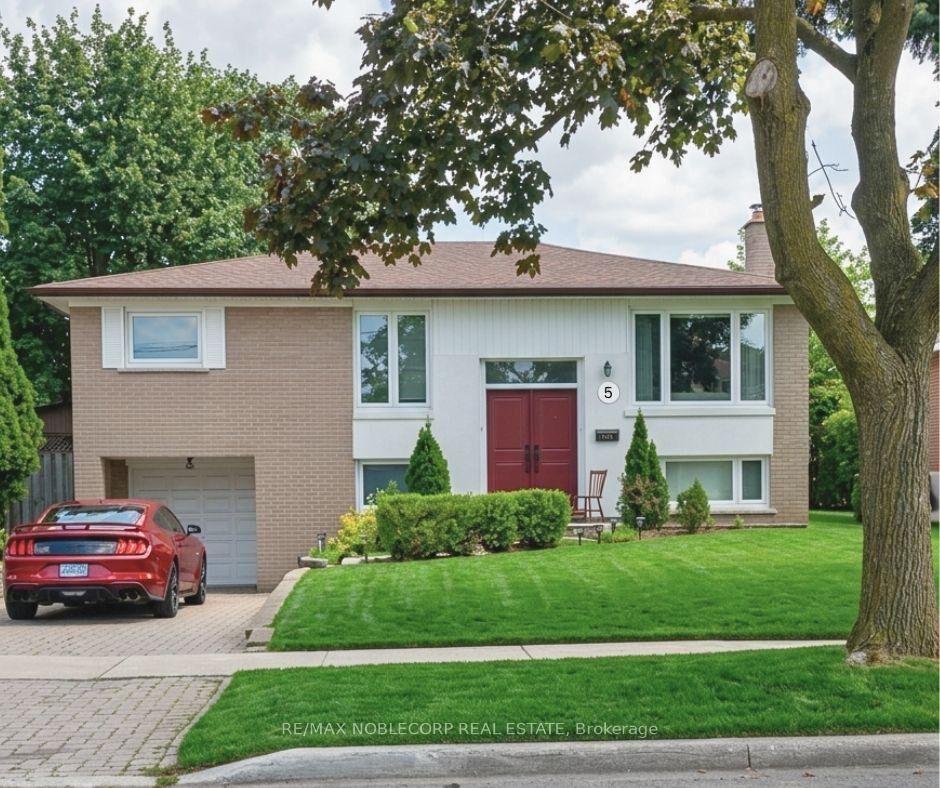 Property Photo:  5 Conamore Crescent  ON M3J 1H2 