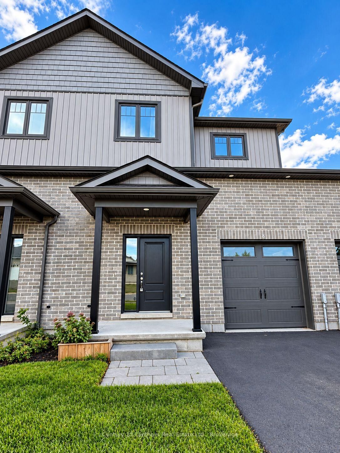 Property Photo: 8 Allen Street ON K0K 2T0