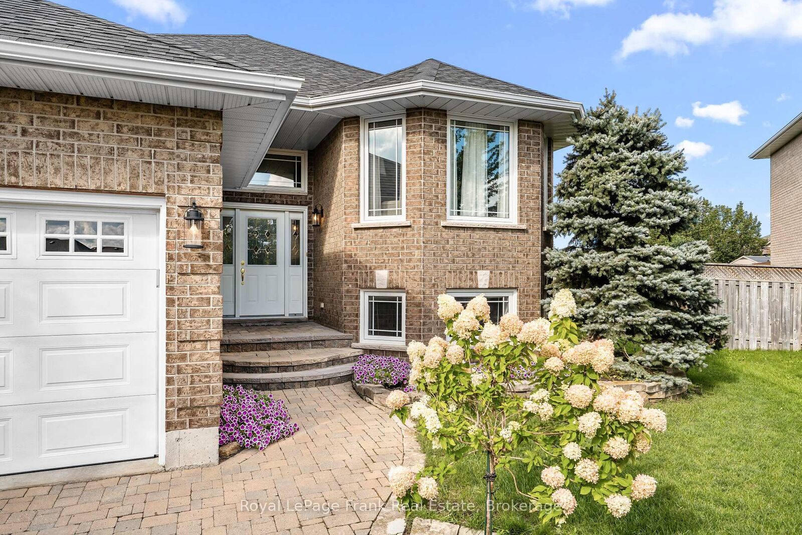Property Photo:  18 Matthews Court  ON K9K 2S8 