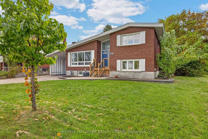 Property Photo:  114 Meadowlands Drive W  ON K2G 2R8 