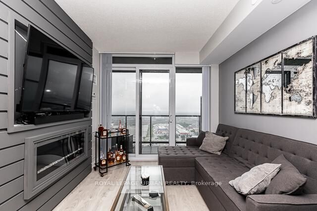 Property Photo: 7895 Jane Street Lph16 ON L4K 2M7