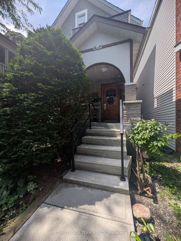 Property Photo:  44 Spadina Avenue Unit 2  ON K1Y 2B6 