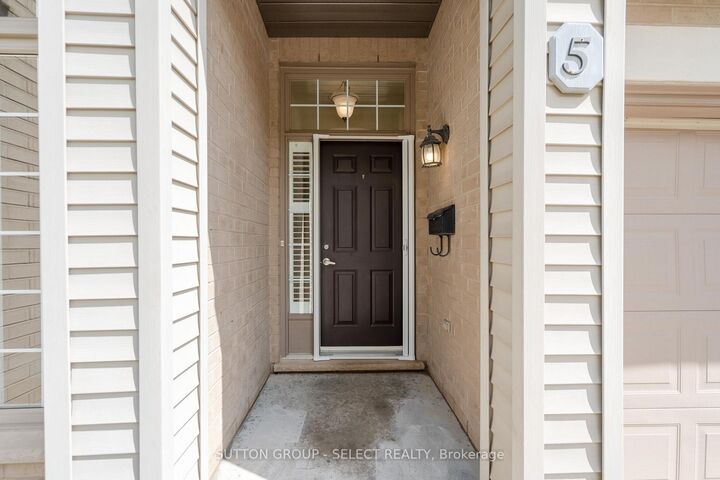 Property Photo:  270 North Centre Road 5  ON N6G 5E2 