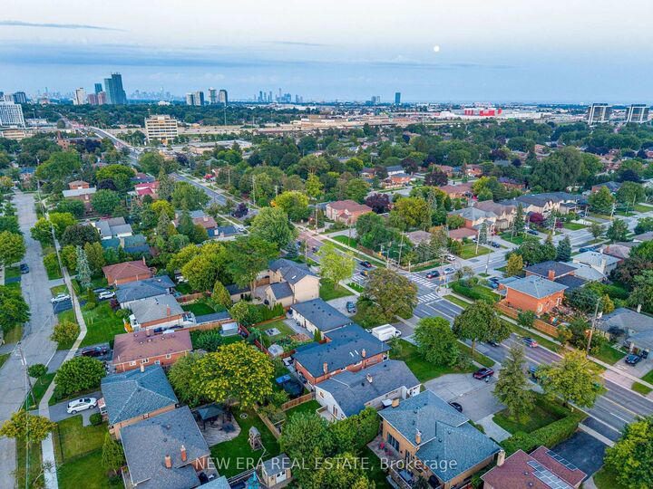 Property Photo:  4246 Bloor Street W  ON M9C 1Z7 