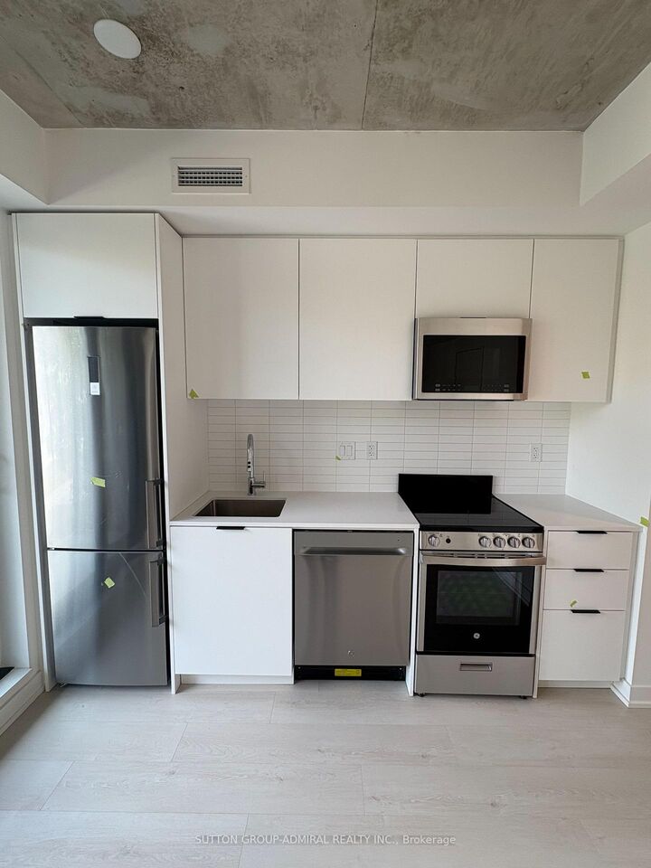 Property Photo:  1 Vine Avenue 313  ON M6P 0C8 