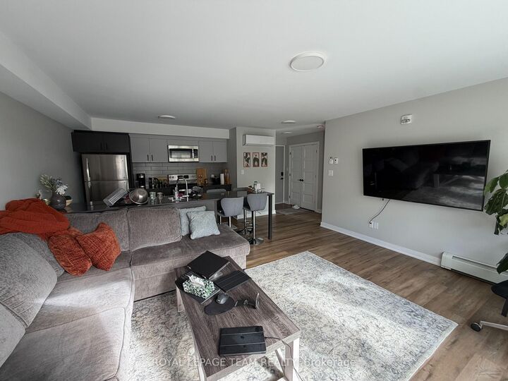 Property Photo:  1305 Summerville Avenue 104  ON K1Z 8G7 