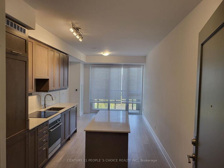 Property Photo:  30 Elm Drive W 1102  ON L5B 1L9 