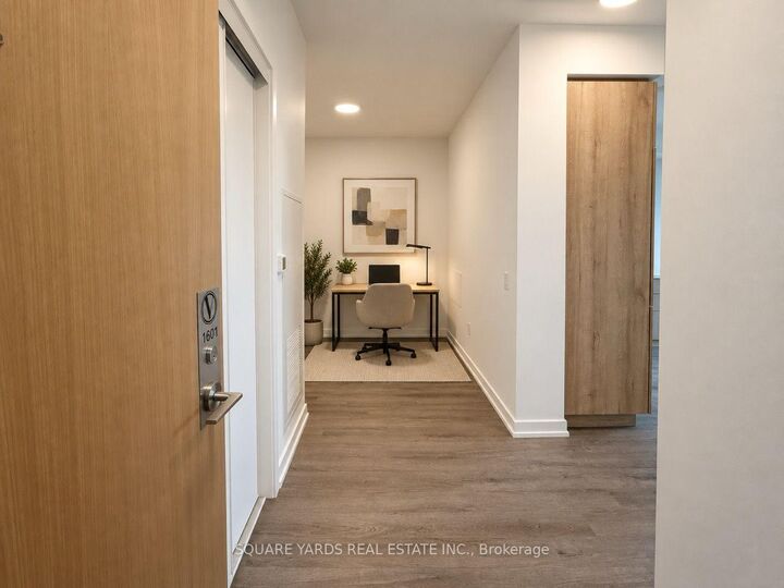 Property Photo: 21 Meadowdale Road 1601 ON L4K 0H6