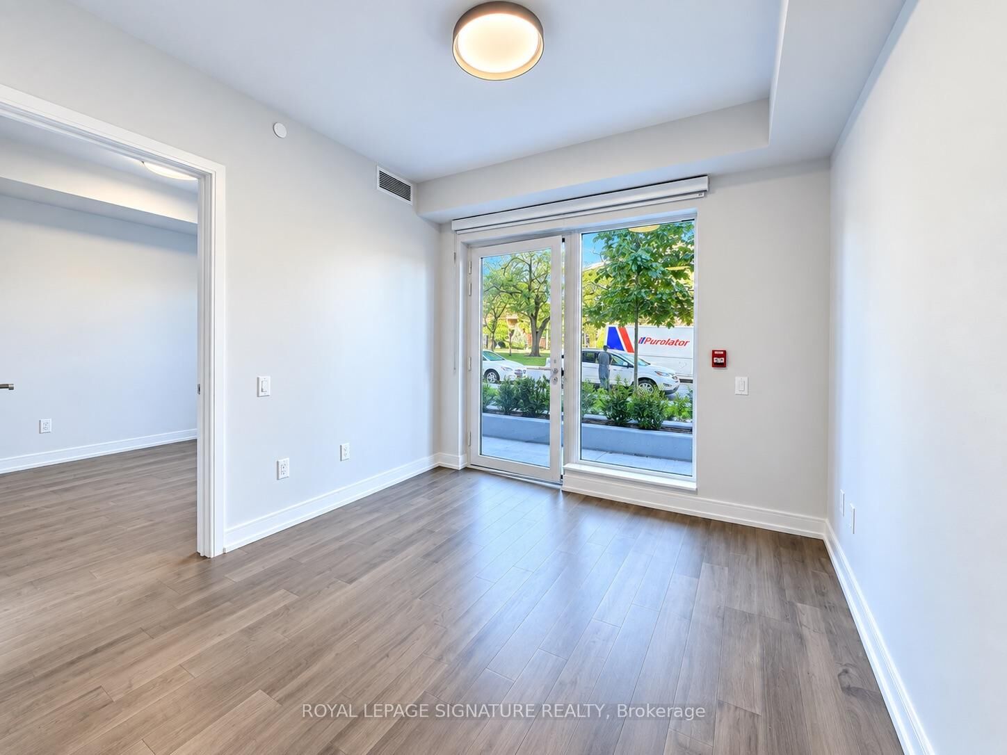 Property Photo:  2525 Bathurst Street 106  ON M6B 2Y9 