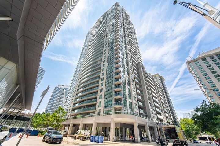 Property Photo:  19 Grand Trunk Crescent 3708  ON M5J 3A3 