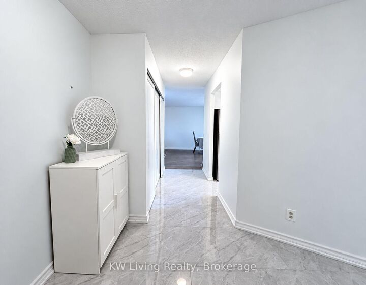 Property Photo:  175 Bamburgh Circle 818  ON M4E 0A6 