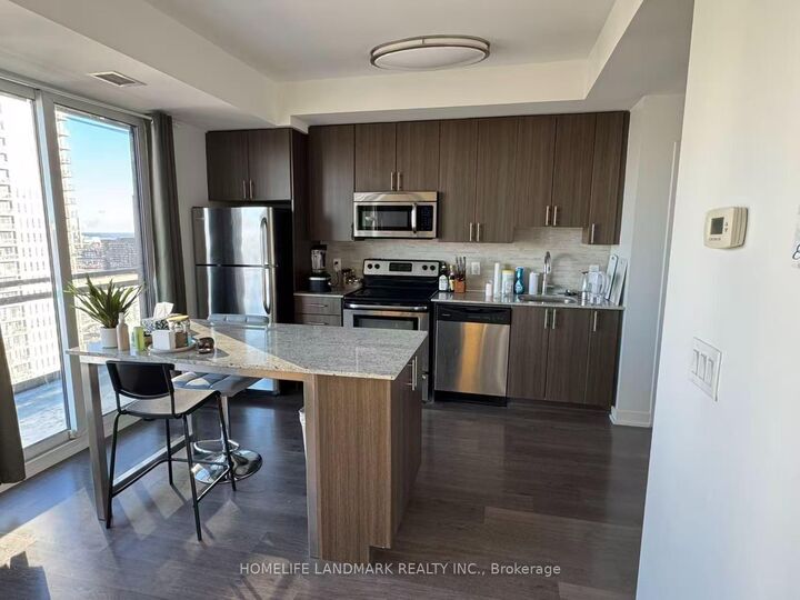 Property Photo:  225 Sackville Street 1901  ON M5A 3H1 
