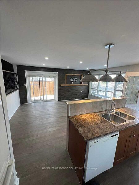Property Photo:  7 Belleau Street Upper  ON L8J 1N1 